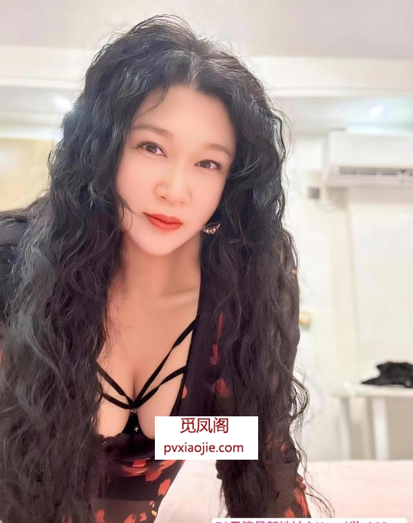 滨江大屁股巨骚熟女