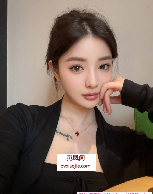 黑丝情趣美女御姐