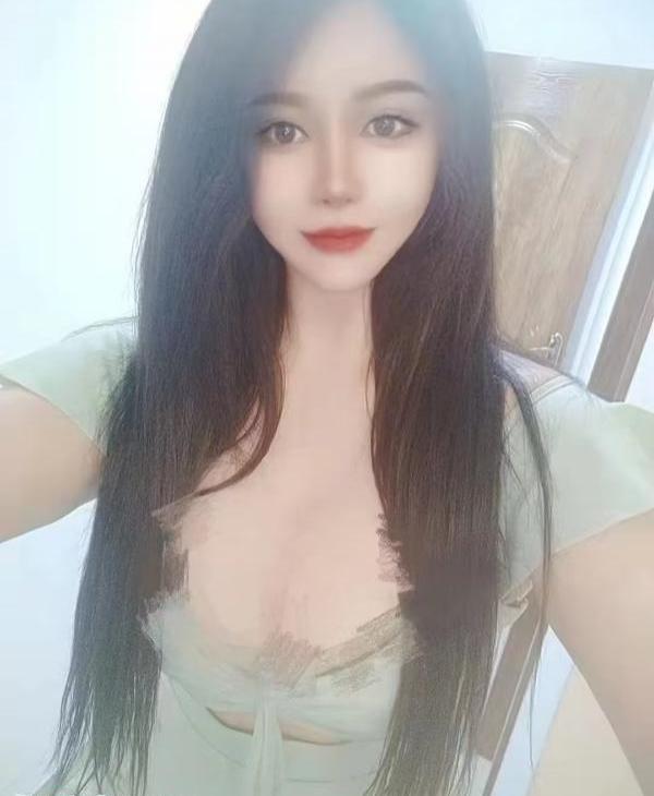 床上很骚的美女