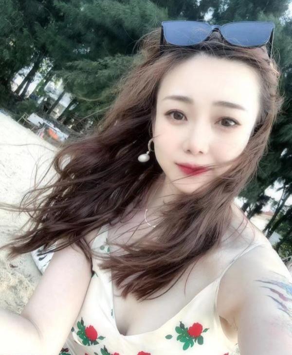 白云美女恬恬