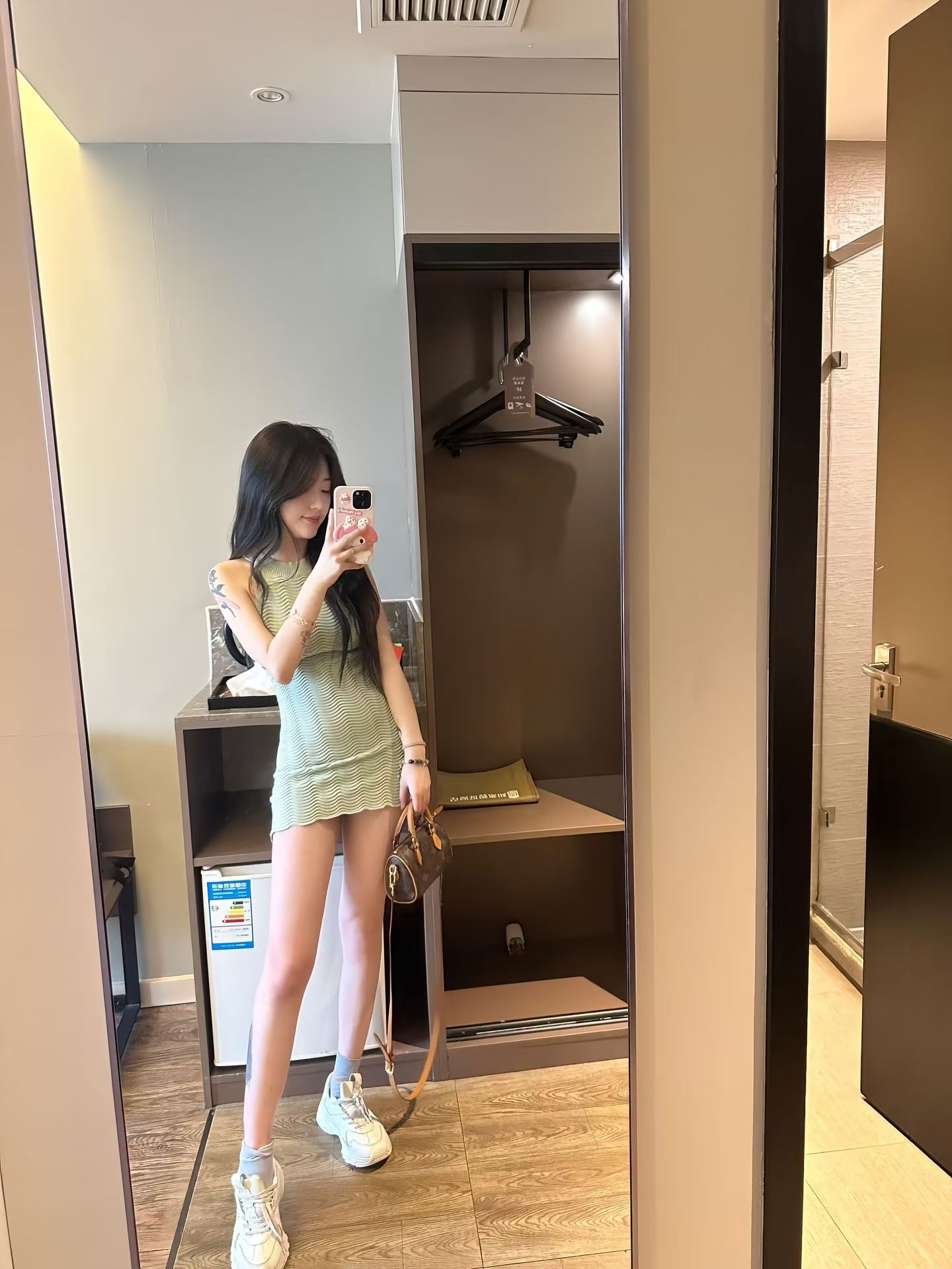 性感白嫩水多乖巧邻家妹妹公寓兼职