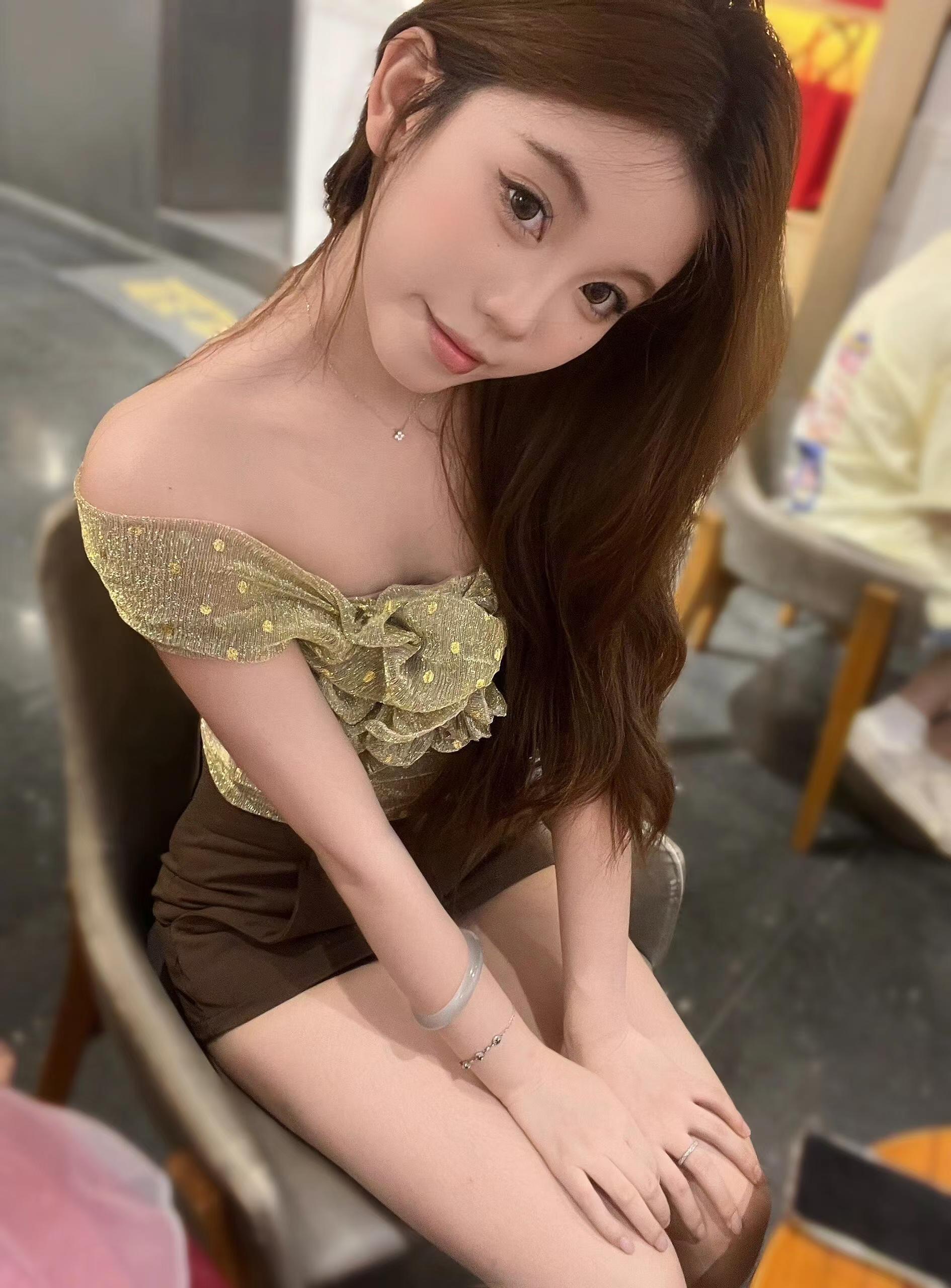  大学自营兼职的蜜桃臀清纯唯美性感妹妹
