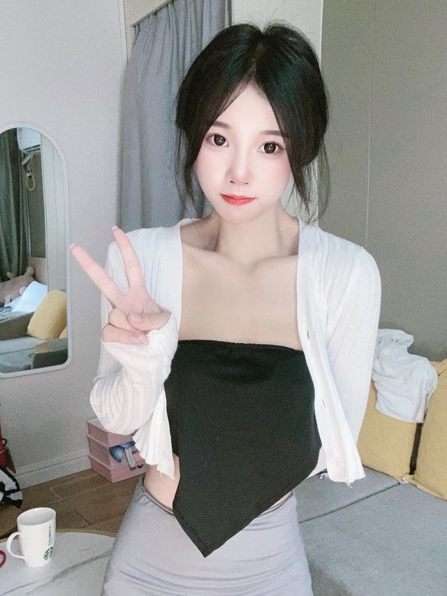 性感情趣诱惑美女