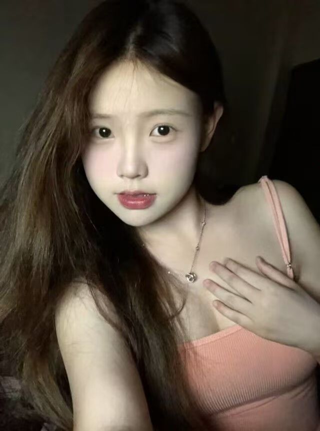 丰台瑜伽性感丰满美少女