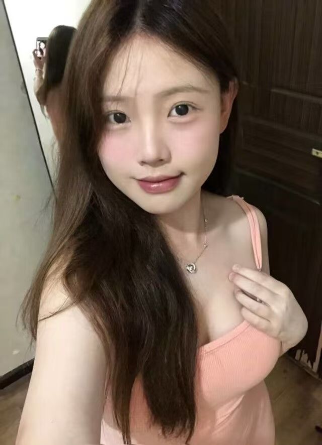 丰台瑜伽性感丰满美少女