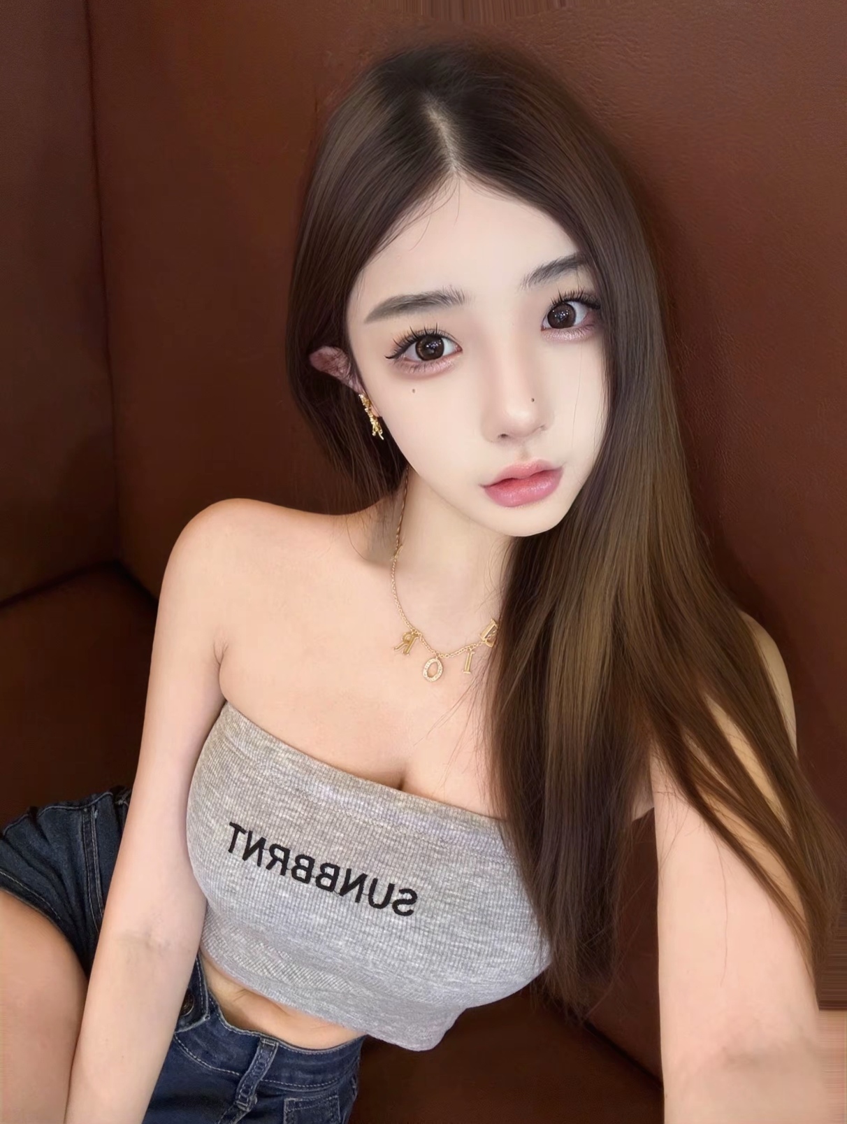 好基友共享性息大奶妹西西
