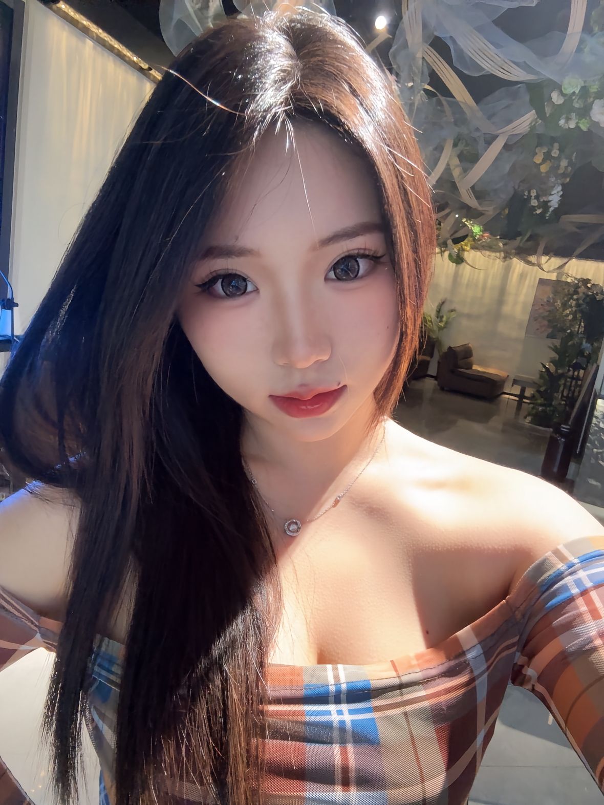 小烧妹莉莉奶大服务走心