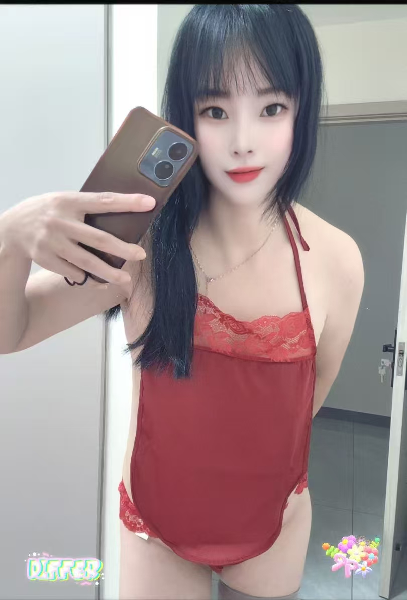 肚兜服务型少妇