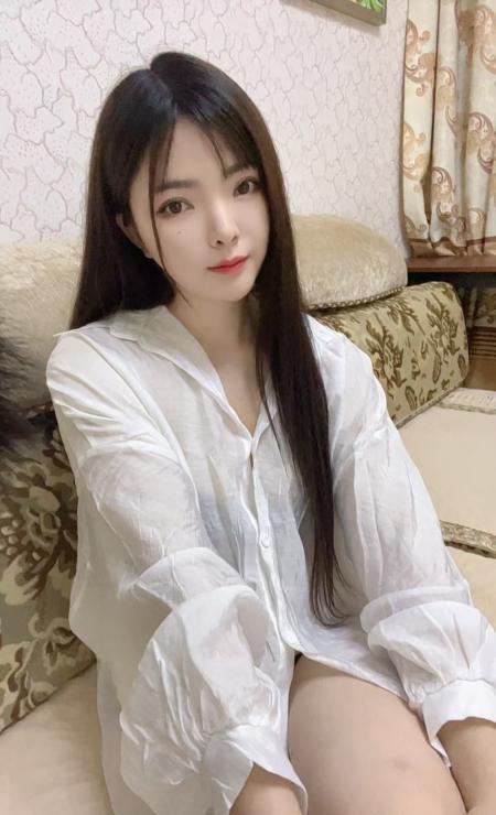 粉嫩兼职大奶学妹