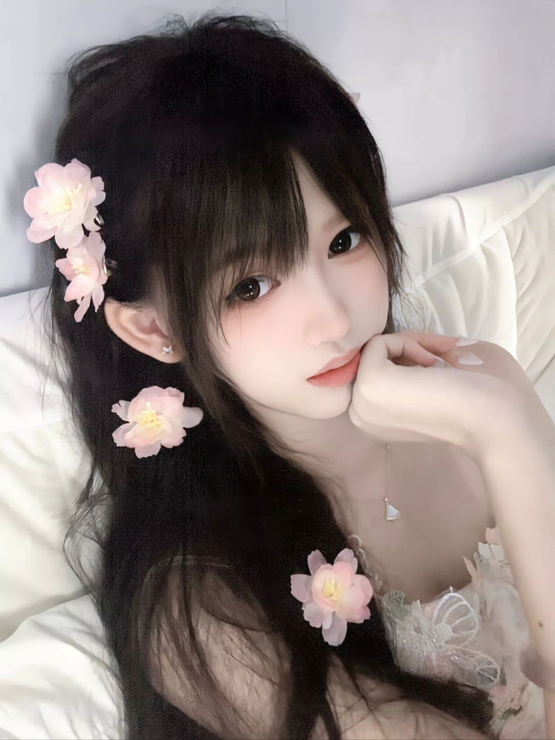 00后三点粉嫩少女
