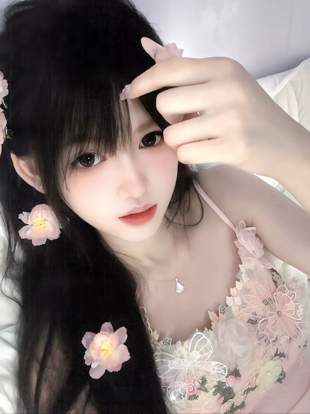00后三点粉嫩少女