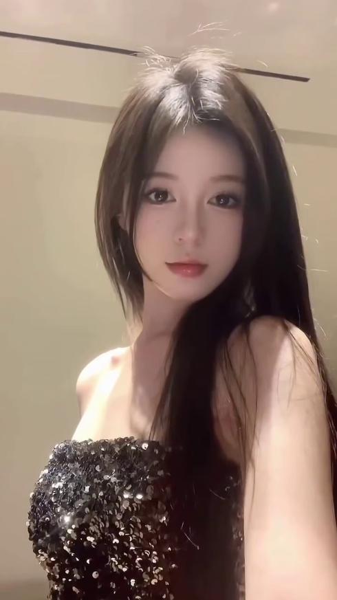 嫩模颜值标准已是天花板