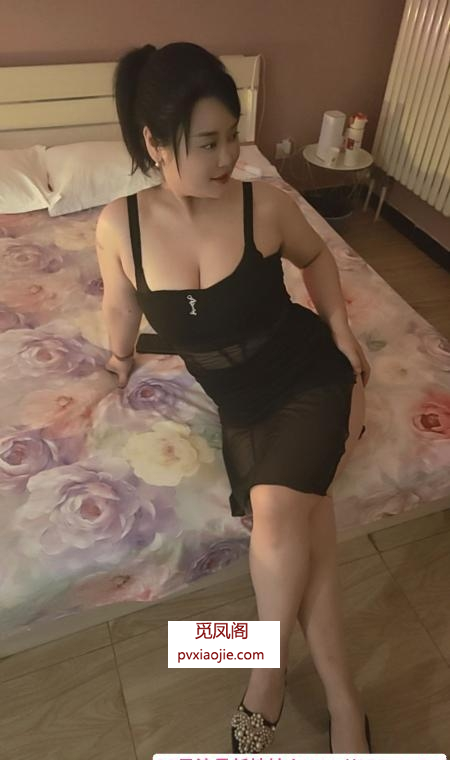 豪乳娃娃脸翘臀妹