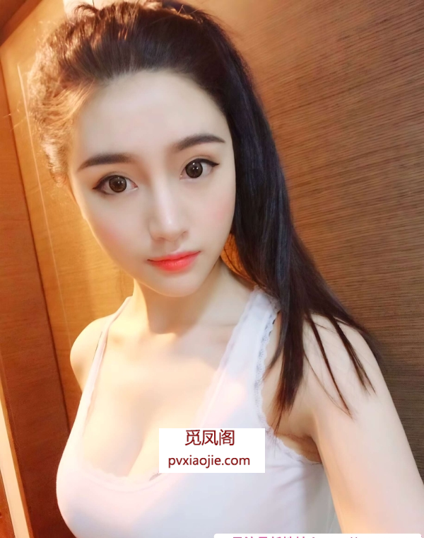 性感美乳小姐姐