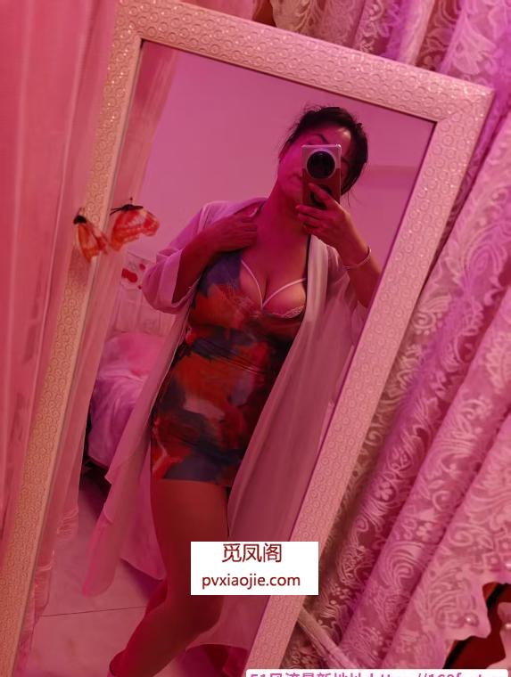 福田巨乳轻熟女榨汁机