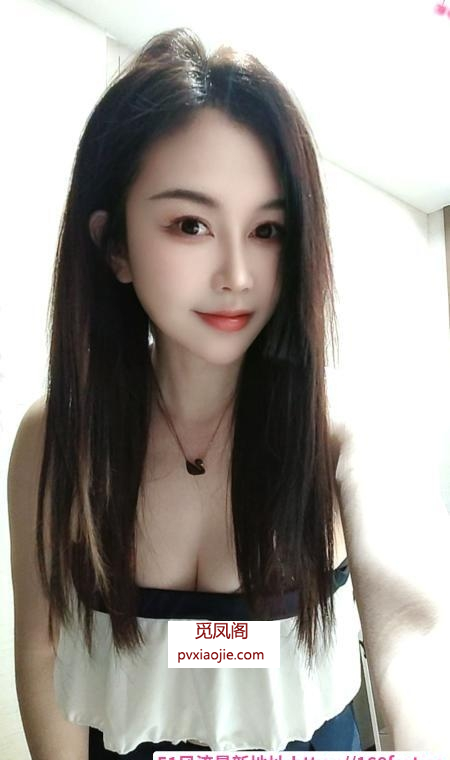 苗条性感少妇