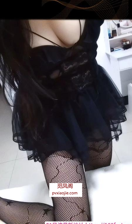 带眼镜的白嫩少妇