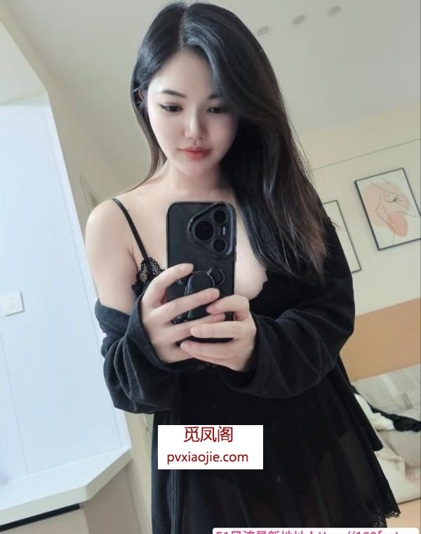 风骚性感肤白大胸妹子