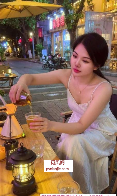 风骚性感肤白大胸妹子