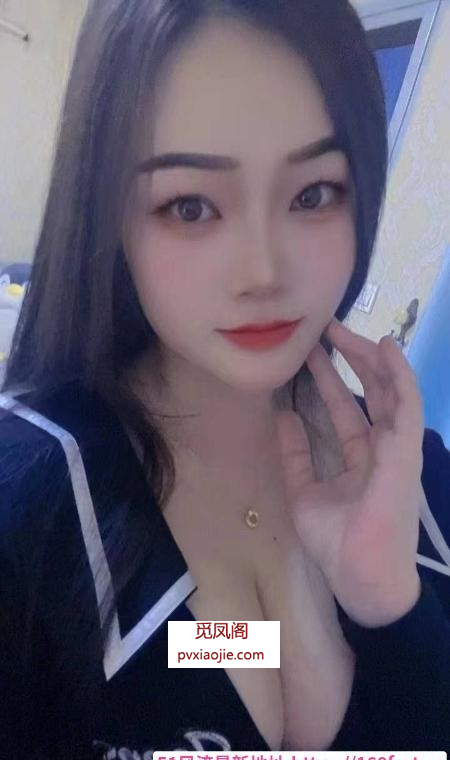 丰满圆润大奶老师