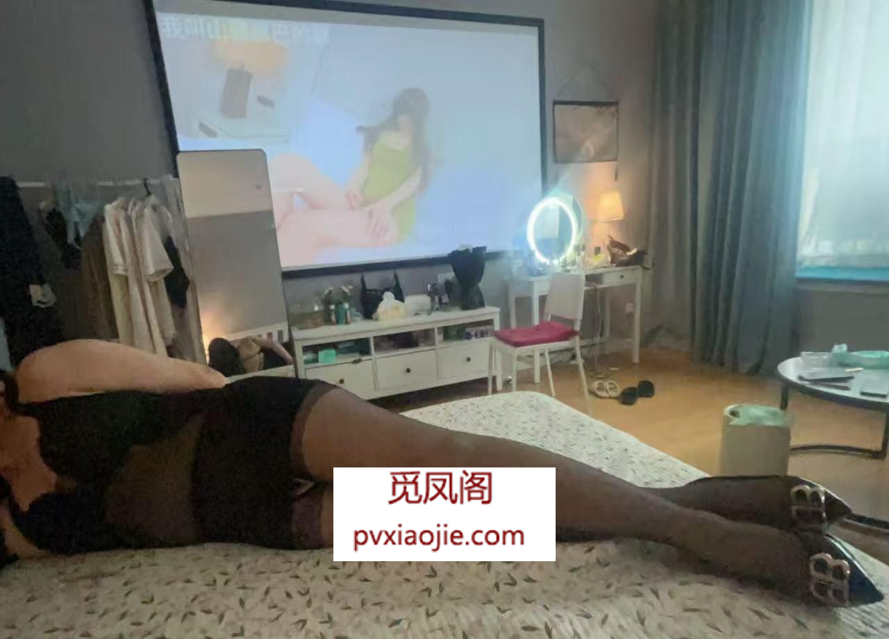对着镜子操大长腿妹子