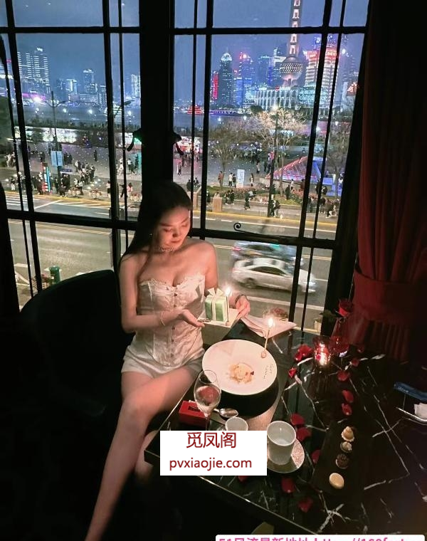 河西蜜桃臀古丽