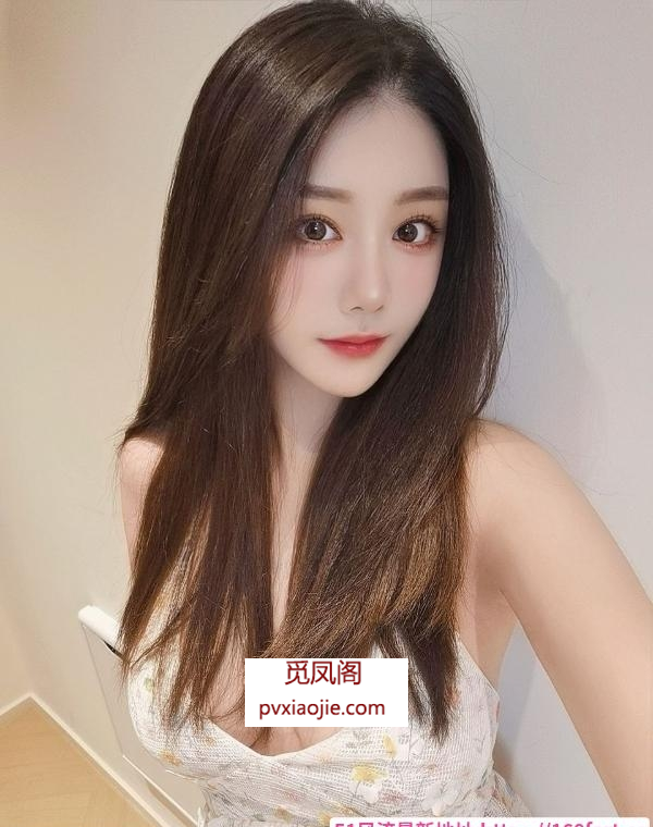 肤白大胸颜值女友绾绾