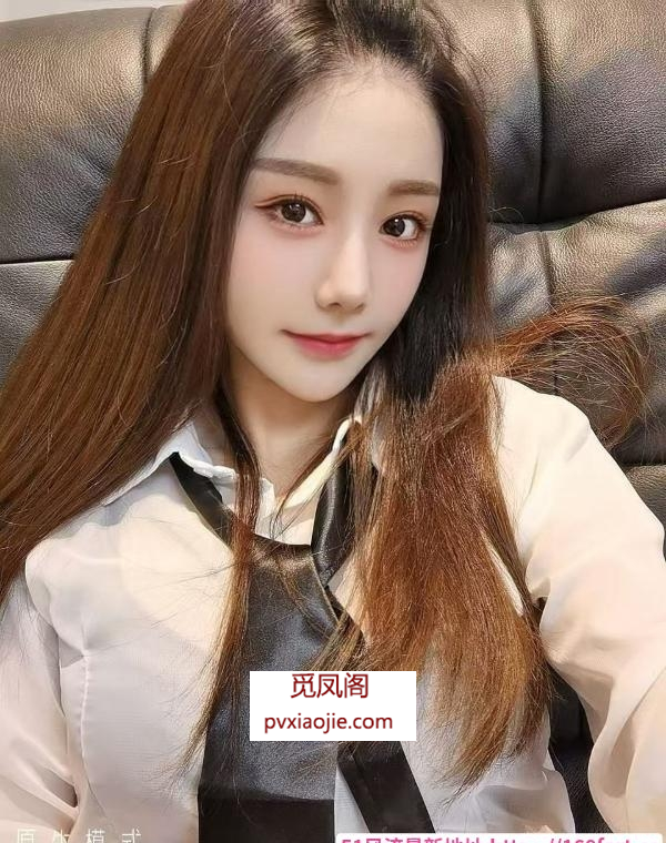 肤白大胸颜值女友绾绾