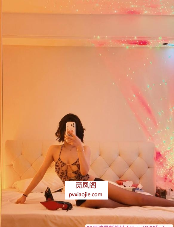 颜值反差清纯小欲女
