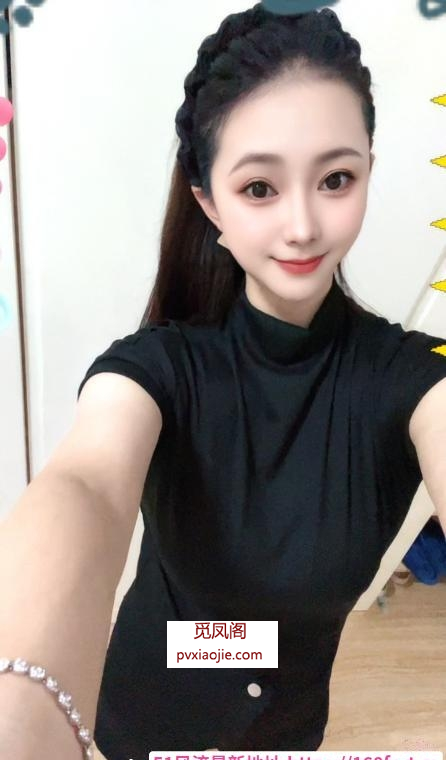 肥臀骚姐姐