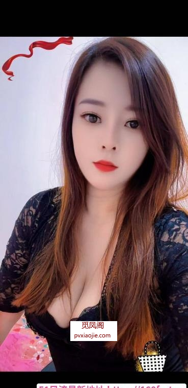 大奶子美腿少妇