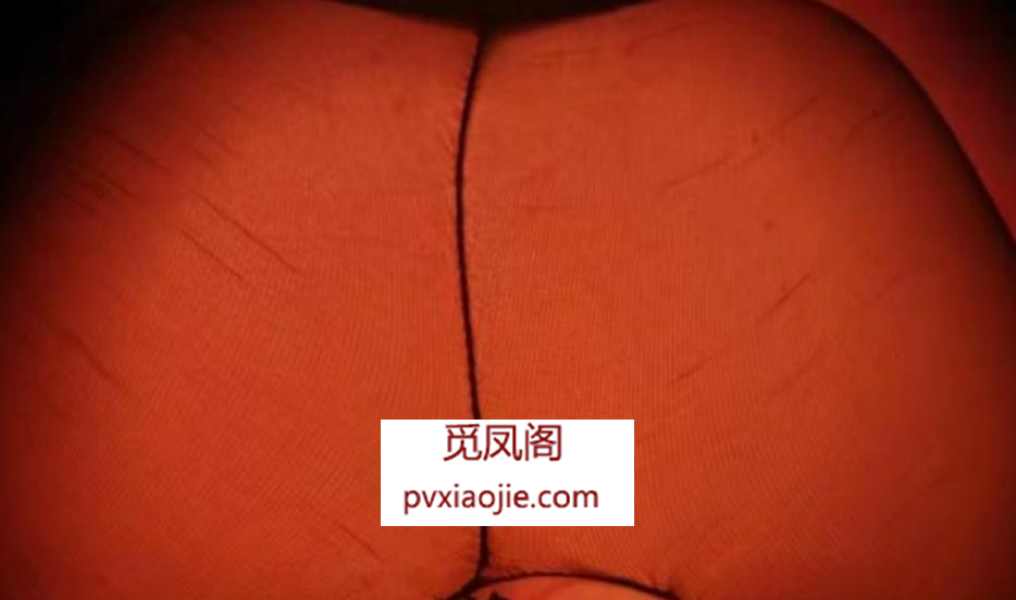 身材苗条的大奶子熟女
