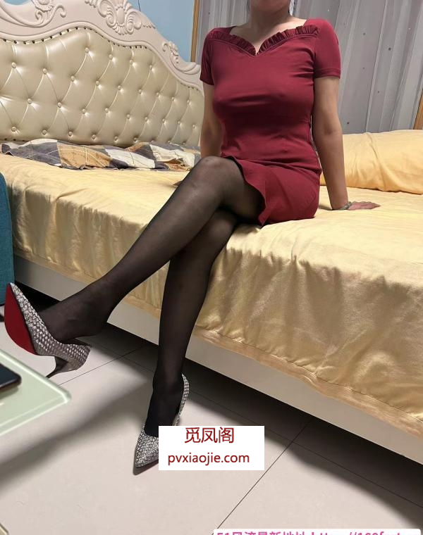 风情吊带小骚妇