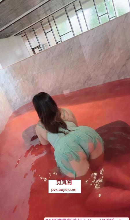 大胸风骚肥臀萌妹
