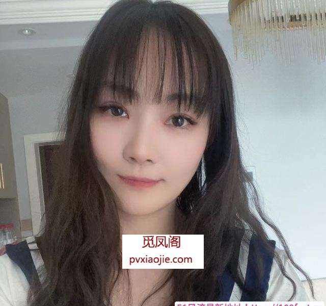 二刷重庆翘臀琴琴少妇