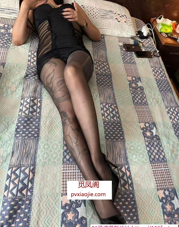 性感黑丝小骚妇