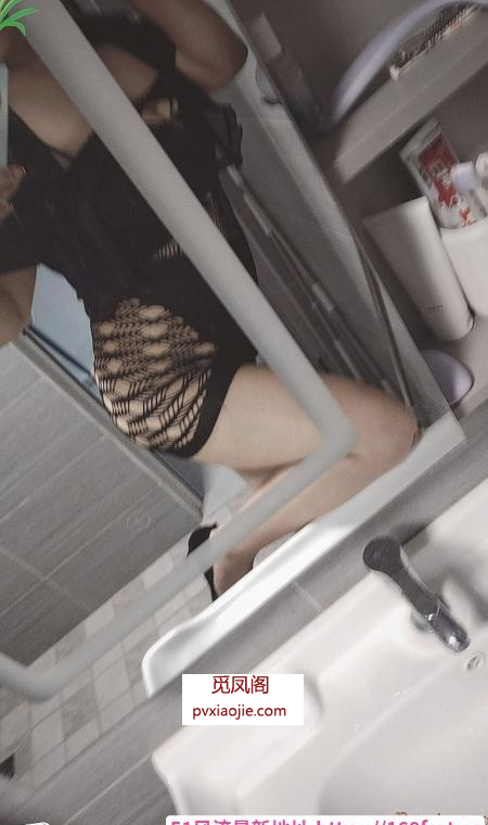 二刷熟女性感大白奶