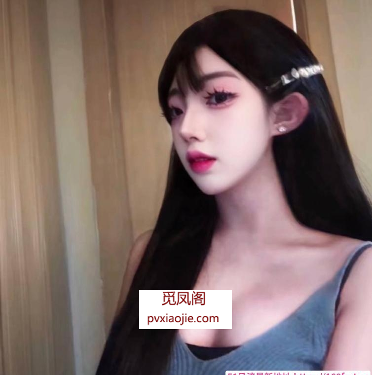 湖里水多翘臀嫩妹