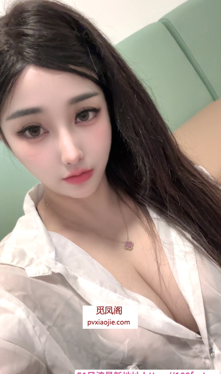 大胸颜值小姐姐