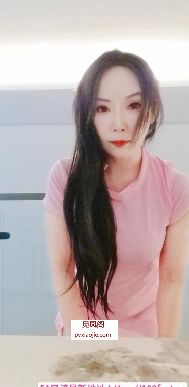 小巧玲珑美腿小姐姐