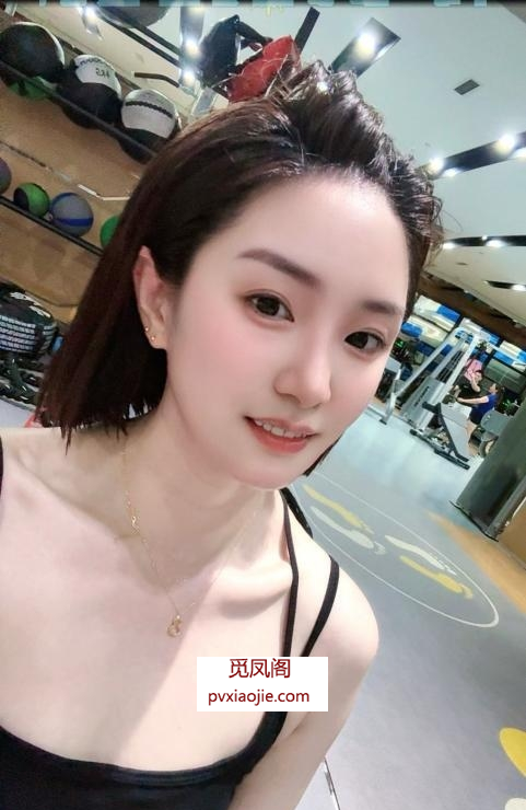 天河性感肥臀姐姐