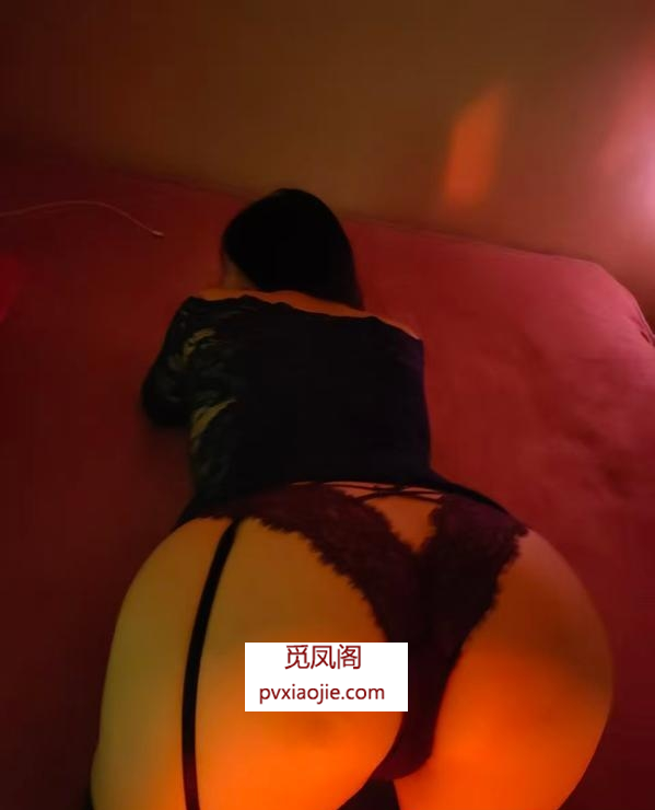 花活很多的大屁股少妇