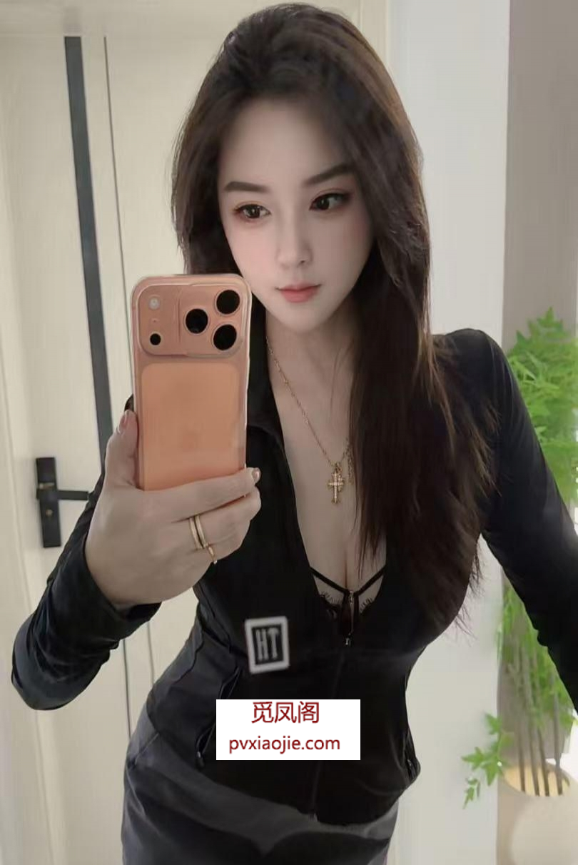 身材火辣气质御姐