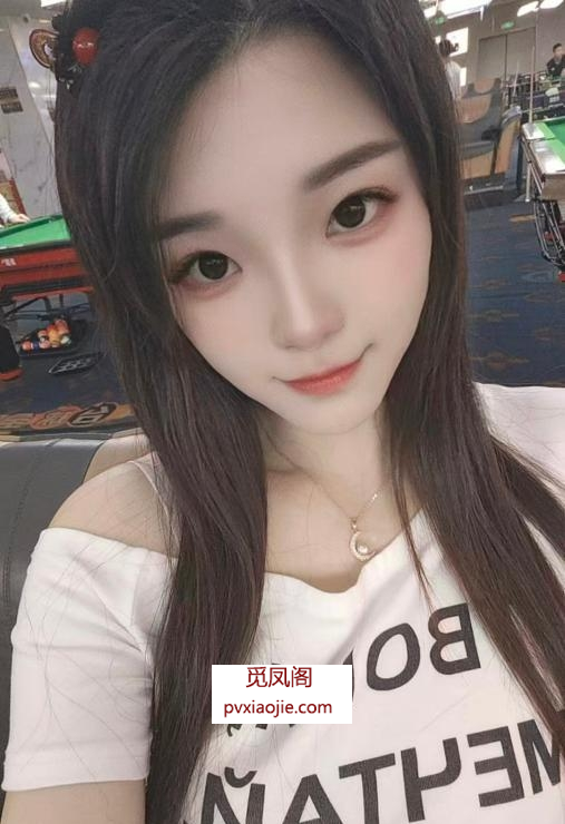 冷白皮茉莉少妇