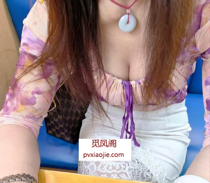 喷水大长腿sao妇