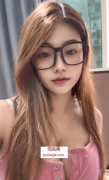 豪乳反差眼睛妹