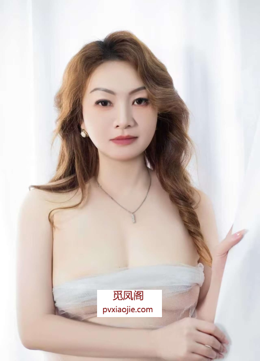 大奶服务型少妇