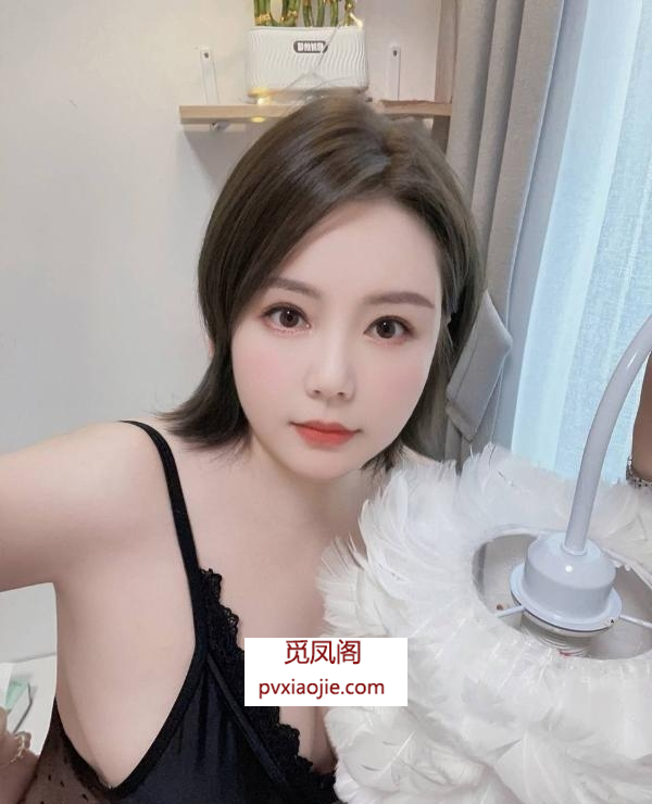 大胸服务系短发妹子
