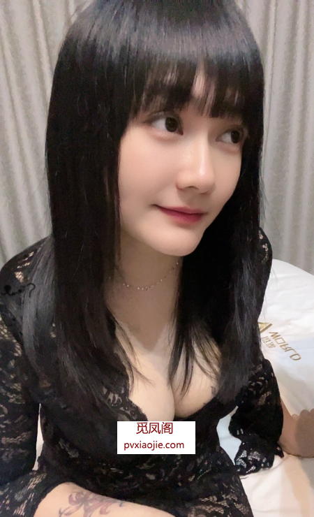 白云风骚大波妹露娜