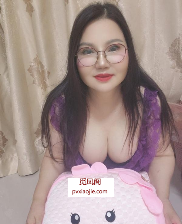 白云大胸服务控少妇